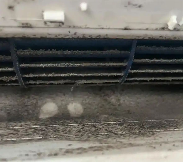 连平空调吹的风有股烧焦味是怎么回事